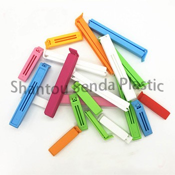 Plastic pp plastic bag clip food bag seal clips with colorful OEM plastic clip